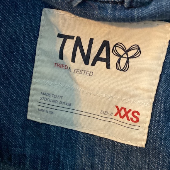 Aritzia TNA sutter denim shirt - Picture 3 of 5